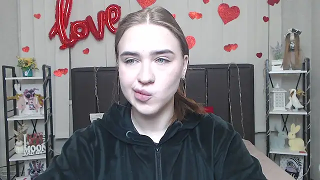 LauraHlot online show from February 15, 6:07 pm