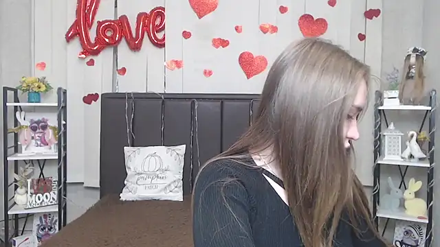 Snapshot of LauraHlot chatting on May 29, 5:35 am LauraHlot online show from May 29, 5:35 am