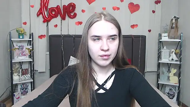 LauraHlot online show from April 3, 5:19 pm