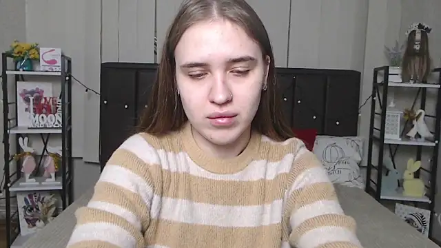 LauraHlot online show from November 16, 7:07 pm