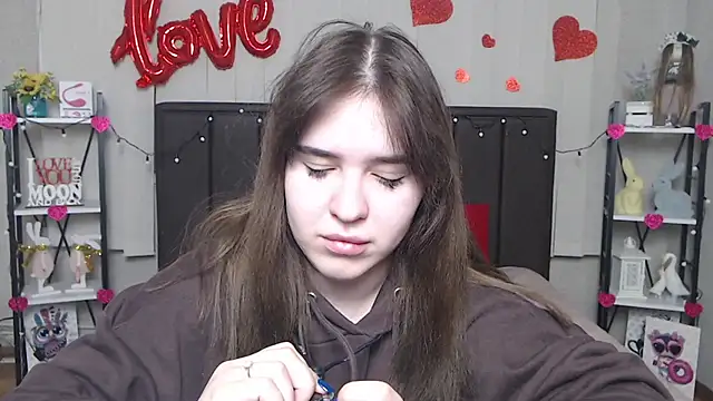Snapshot of LauraHlot chatting on February 25, 3:31 am LauraHlot online show from February 25, 3:31 am