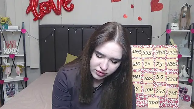 Snapshot of LauraHlot chatting on March 12, 9:34 am LauraHlot online show from March 12, 9:34 am