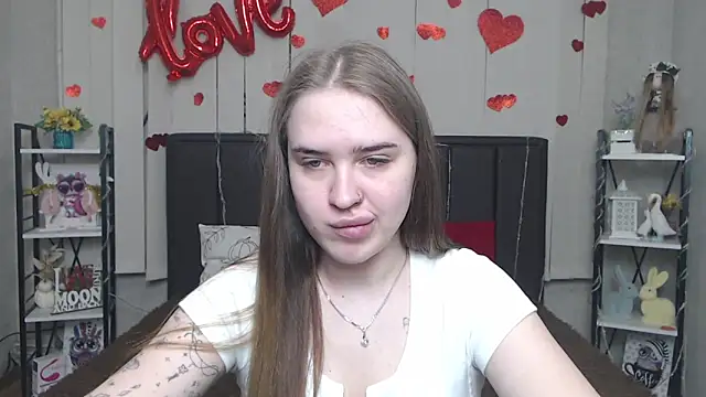 Snapshot of LauraHlot chatting on May 1, 5:40 pm LauraHlot online show from May 1, 5:40 pm