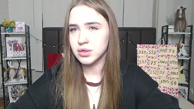 LauraHlot online show from November 21, 6:40 pm