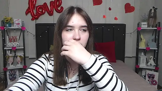 Snapshot of LauraHlot chatting on March 8, 12:52 pm LauraHlot online show from March 8, 12:52 pm
