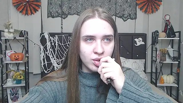 LauraHlot online show from November 4, 6:44 pm