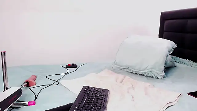 anyaadamss online show from October 25, 1:01 pm