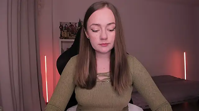 Snapshot of WalkingGirl chatting on February 1, 5:58 pm WalkingGirl online show from February 1, 5:58 pm