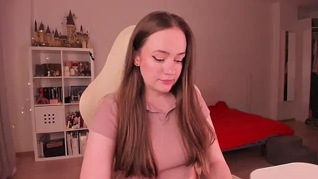 Snapshot of WalkingGirl chatting on September 29, 4:01 pm WalkingGirl online show from September 29, 4:01 pm