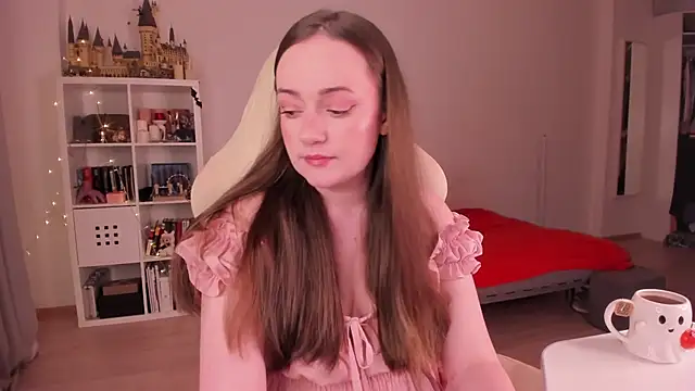 Snapshot of WalkingGirl chatting on September 30, 5:19 pm WalkingGirl online show from September 30, 5:19 pm