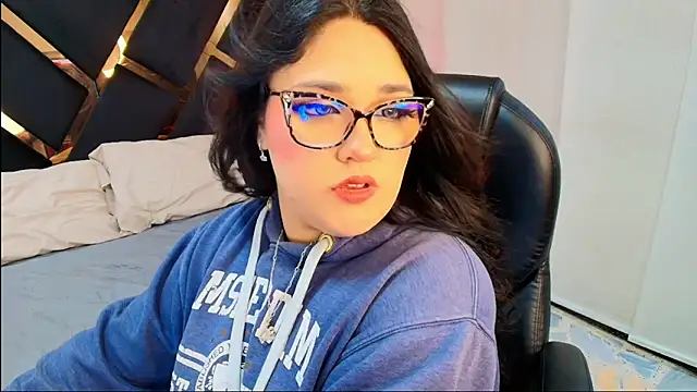 Camiila Osorio online show from April 15, 7:58 pm