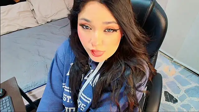 Camiila Osorio online show from April 15, 7:51 pm