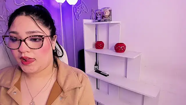 Camiila Osorio online show from March 7, 7:30 pm