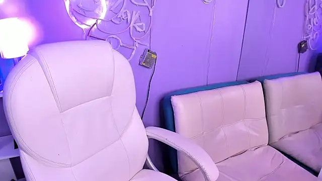 Camiila Osorio online show from December 17, 7:52 pm