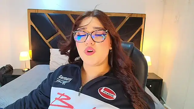 Camiila Osorio online show from April 27, 7:12 pm