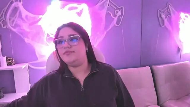 Camiila Osorio online show from November 3, 6:11 pm