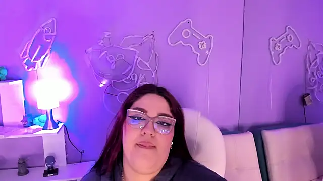 Camiila Osorio online show from November 12, 7:29 pm