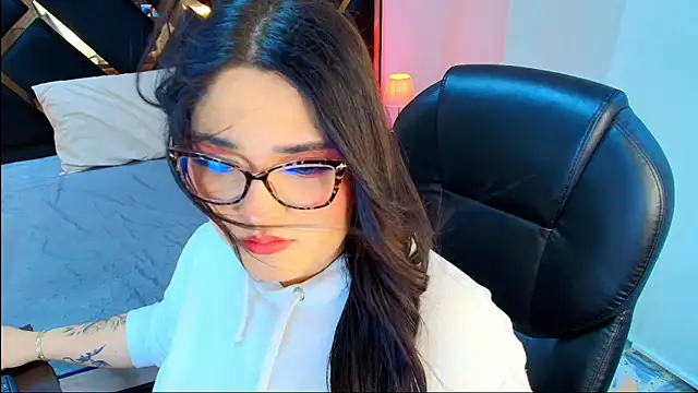 Camiila Osorio online show from April 17, 7:38 pm