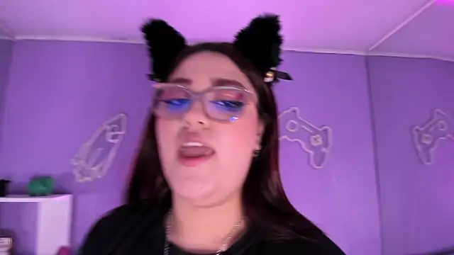 Camiila Osorio online show from November 5, 7:06 pm