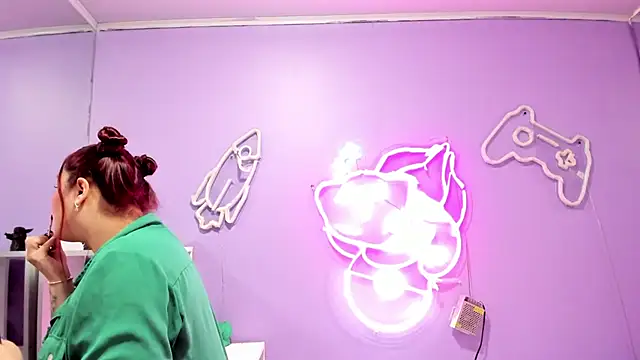 Camiila Osorio online show from November 6, 7:29 pm