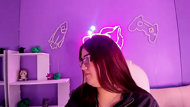 Camiila Osorio online show from November 8, 7:39 pm