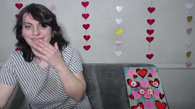 Snapshot of LuciaMii chatting on February 17, 9:10 pm LuciaMii online show from February 17, 9:10 pm