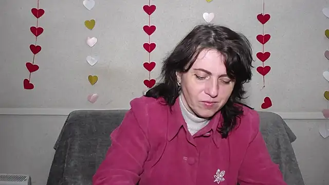 Snapshot of LuciaMii chatting on February 27, 6:09 pm LuciaMii online show from February 27, 6:09 pm