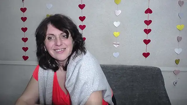 Snapshot of LuciaMii chatting on March 7, 12:26 am LuciaMii online show from March 7, 12:26 am