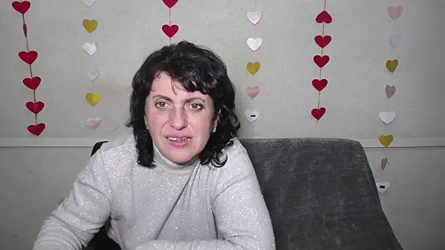 Snapshot of LuciaMii chatting on March 18, 12:30 am LuciaMii online show from March 18, 12:30 am