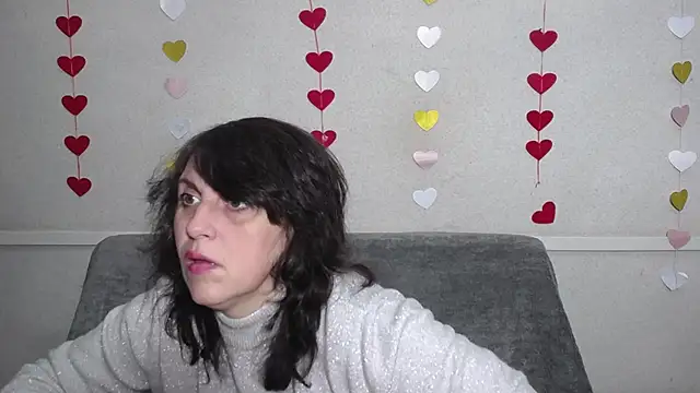 Snapshot of LuciaMii chatting on February 25, 6:01 pm LuciaMii online show from February 25, 6:01 pm