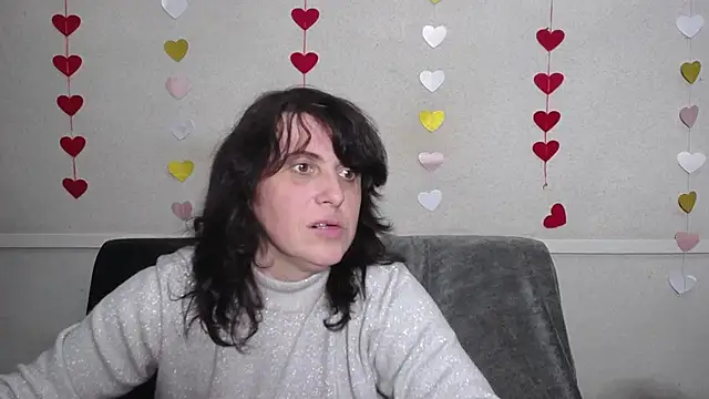 Snapshot of LuciaMii chatting on February 26, 3:14 am LuciaMii online show from February 26, 3:14 am