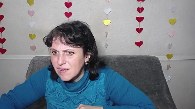 Snapshot of LuciaMii chatting on March 14, 6:07 pm LuciaMii online show from March 14, 6:07 pm