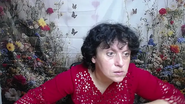 Snapshot of LuciaMii chatting on October 11, 5:08 am LuciaMii online show from October 11, 5:08 am