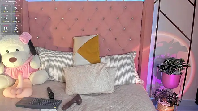 foxxxmegan online show from February 13, 7:52 pm