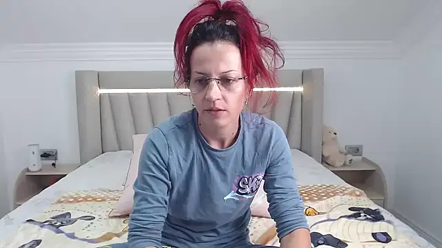 CatWoman0001 online show from November 15, 10:41 am