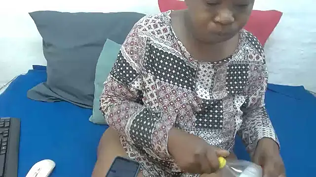 Thickchocolatex2 online show from November 29, 6:13 am