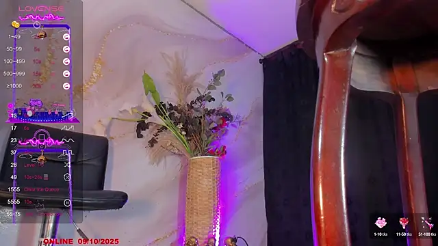 Snapshot of Karla-Ebony chatting on October 9, 8:42 pm Karla-Ebony online show from October 9, 8:42 pm