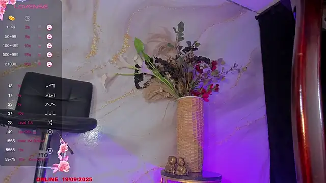 Snapshot of Karla-Ebony chatting on September 19, 1:48 pm Karla-Ebony online show from September 19, 1:48 pm