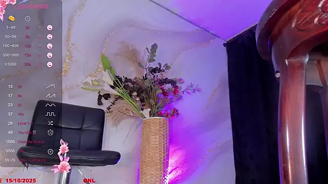 Snapshot of Karla-Ebony chatting on October 15, 1:52 pm Karla-Ebony online show from October 15, 1:52 pm