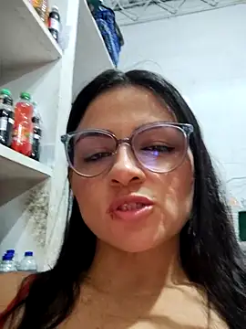 Linda Lars online show from March 6, 2:28 am