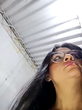 Linda Lars online show from March 10, 2:04 am