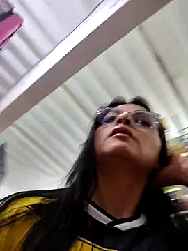 Linda Lars online show from March 27, 3:15 am