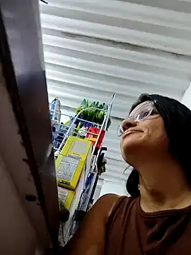 Linda Lars online show from April 12, 3:10 am