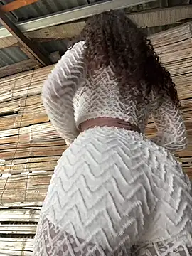 MarieLeon online show from January 14, 8:01 pm