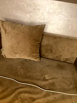 RachaCharmouta online show from November 21, 9:36 pm