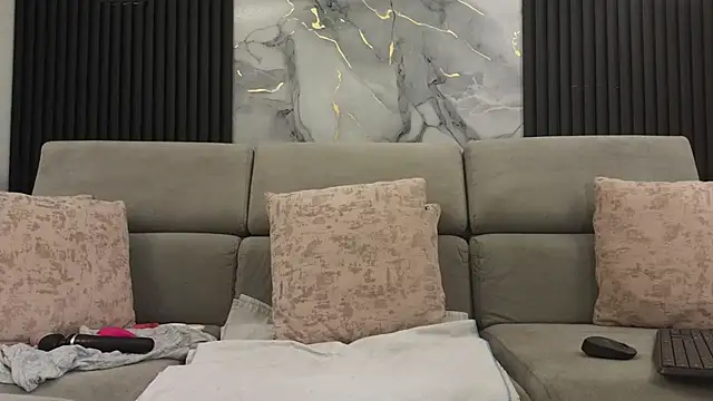 anellejones online show from March 16, 7:38 pm