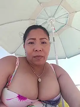 LeizaMagnus online show from June 20, 1:27 pm
