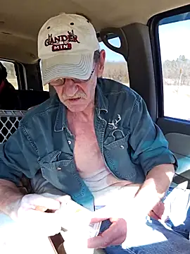 coolbrease10 online show from February 9, 7:01 pm