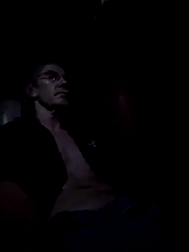 Snapshot of coolbrease10 chatting on November 29, 12:44 am coolbrease10 online show from November 29, 12:44 am