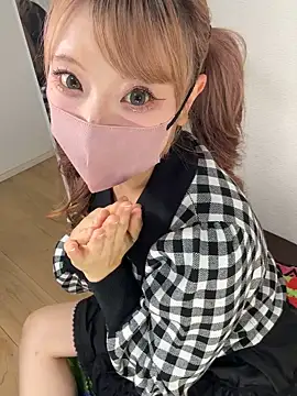 Snapshot of alice__1111 chatting on October 29, 10:25 am alice 1111 online show from October 29, 10:25 am